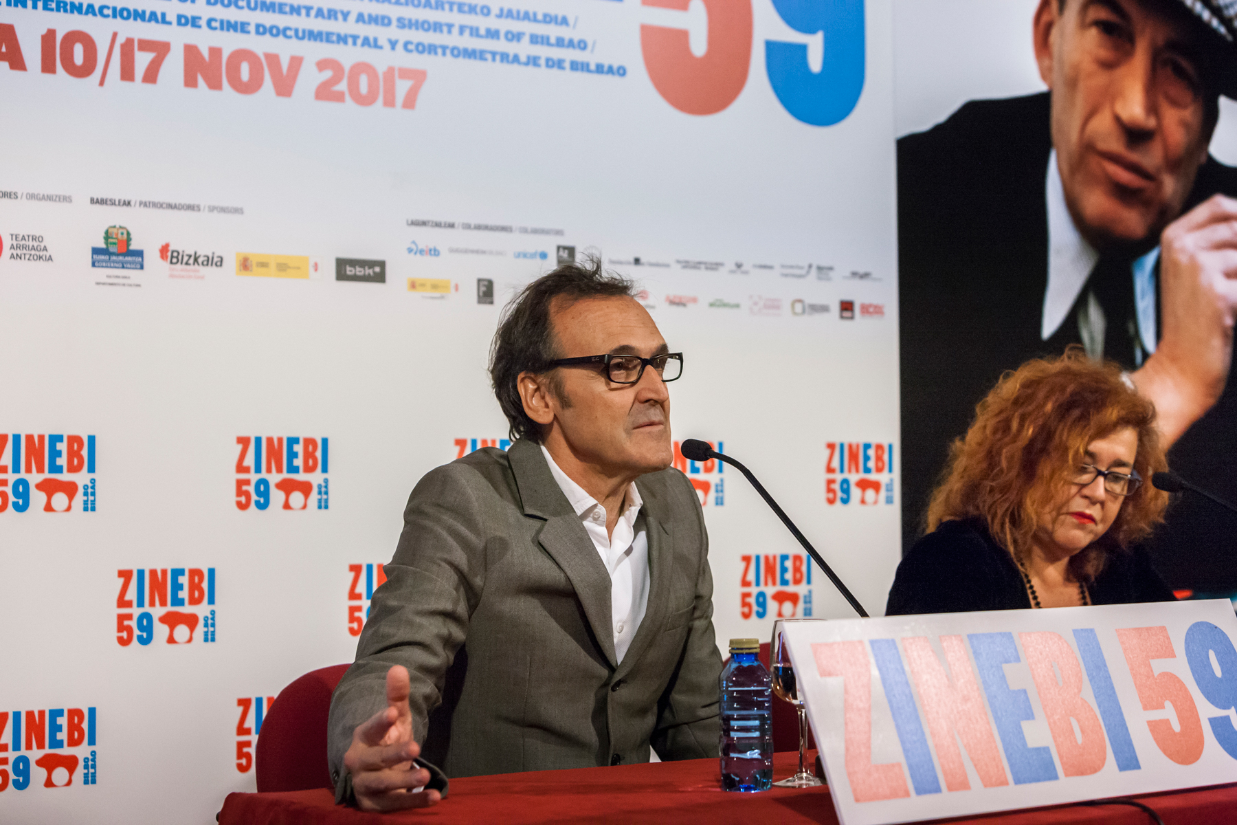 Alberto Iglesias, Nekane Alonso (Concejala de Cultura). Prentsaurreko _ Press-conference _ Conferencia de prensa (2017)