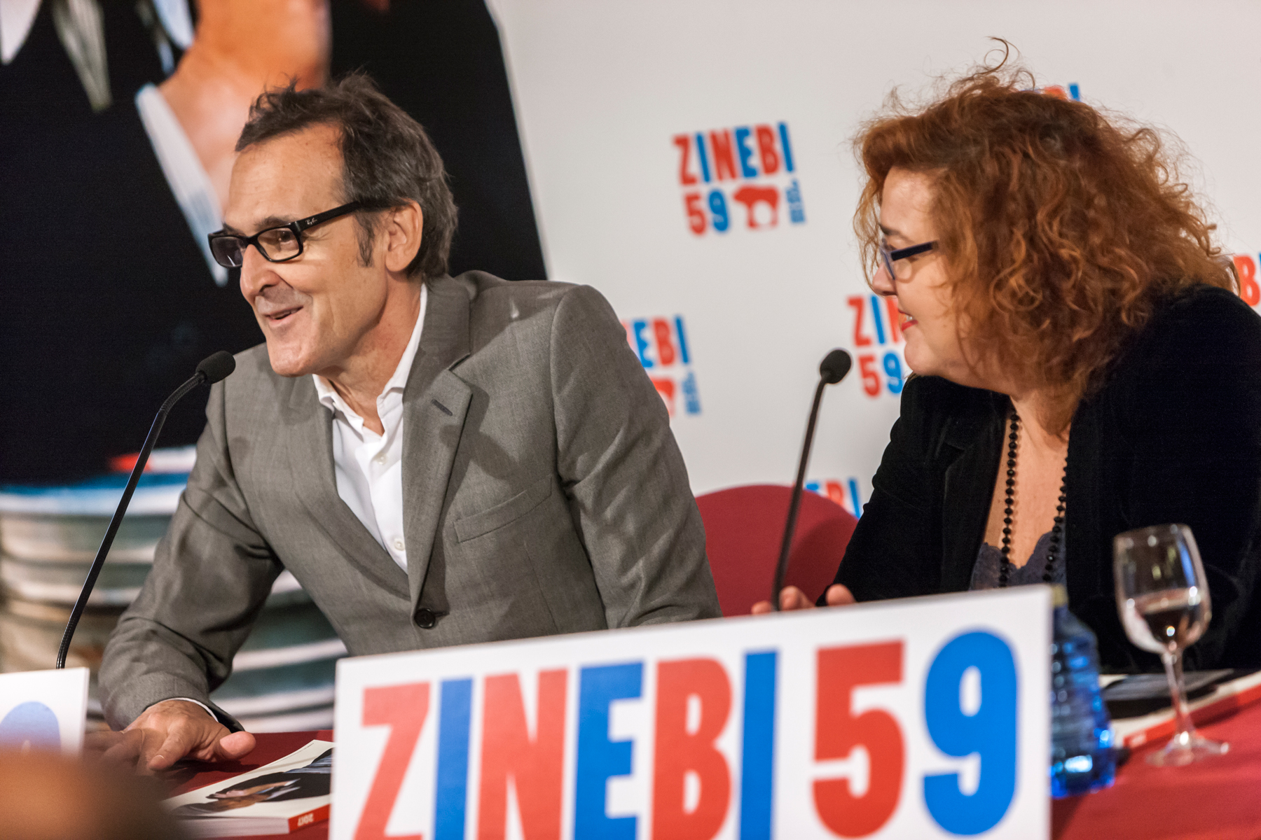 Alberto Iglesias, Nekane Alonso (Concejala de Cultura). Prentsaurreko _ Press-conference _ Conferencia de prensa (2017)(2)