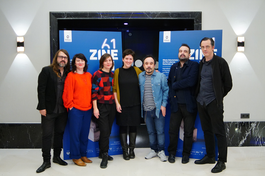 Borja Crespo, María Ibarretxe, Alaitz Arenzana, Nahikari Ipiña, Koldo Serra, Nacho Vigalondo, Haritz Zubillaga. _Pelando Gambas_ (2019)