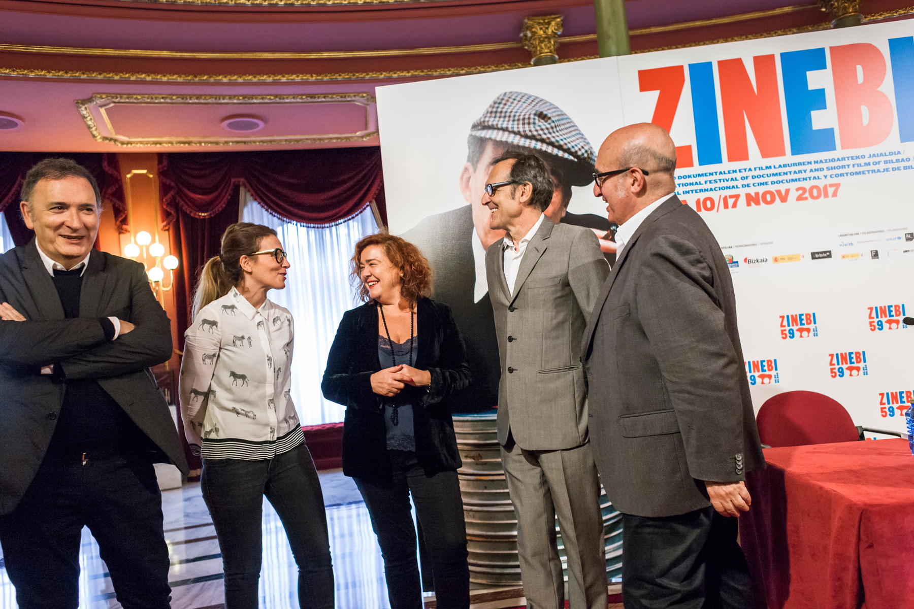 Ernesto del Río (Director ZINEBI), Vanesa Fernández Guerra (Programadora), Nekane Alonso (Concejala de Cultura), Alberto Iglesias, Luis Eguiraun (Programador). Prentsaurreko _ Press-conference _ Conferencia de prensa (2017).jpg