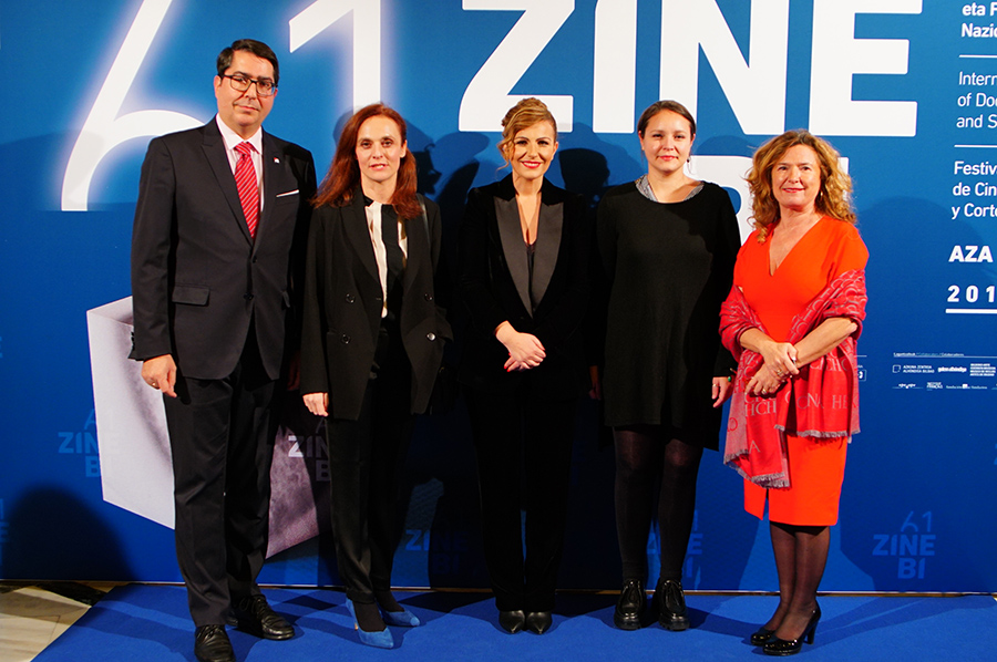 Gonzalo Olabarria (Concejal de Cultura), Beatriz Navas (Directora ICAA), Vanesa Fernández Guerra (Directora ZINEBI), Cleo Ladányi (In representation of Márta Mészáros), Gotzone Sagardui (Concejala Ayto. de Bilbao)