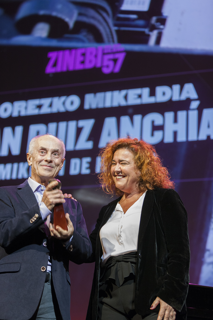 Juan Ruiz Anchía, Nekane Alonso (Concejala de Cultura). Irekiera ekitaldia _ Opening _ Inauguración. ZINEBI 57 (2015)