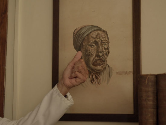 LA-MURAILLE_ScSHOTS_00108850©Frederico_Lobo—Zoé-R