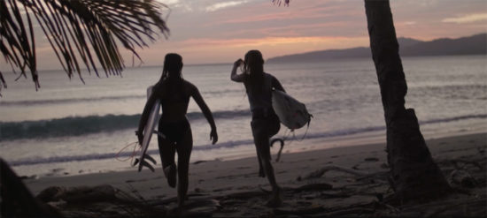 SENSEI-Chicas-corriendo-con-tabla-foto.